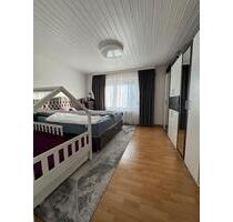 3 Zimmer Wohnung Lispenhausen - 550,00&nbsp;EUR Kaltmiete, ca.&nbsp; 90,00&nbsp;m&sup2; in Rotenburg an der Fulda (PLZ: 36199)