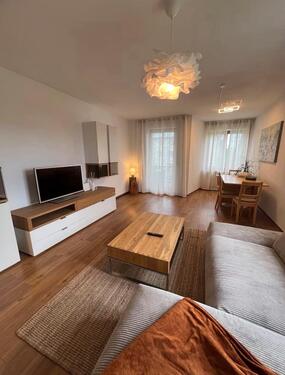 Foto - Exklusive voll möblierte 3 Zi Wohnung mit Balkon & TG Stellplatz