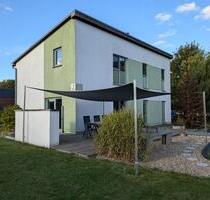 Modernes EFH (KfW 40) + Nebengelass + Schwimmteich - Steinhagen