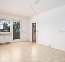 Bezugsfertige 1-Raum Wohnung*Parterre*Duschbad*verglaster Balkon*altersgerecht - Weißenfels