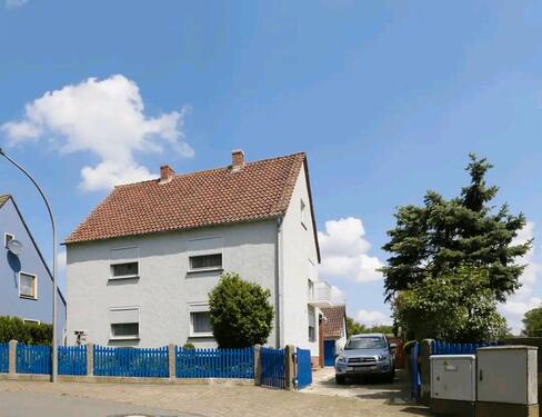 Foto - Großes Haus mit vielseitigen Nebengebäuden und großem Grundstück