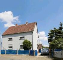 Großes Haus mit vielseitigen Nebengebäuden und großem Grundstück - Süpplingenburg