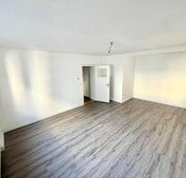 Renovierte 1-Zimmerwohnung (45m2) mit EBK & großem Bad - Schweinfurt Gartenstadt