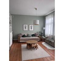 Sanierte 4-Zimmer-Wohnung im ruhigen 3-Parteien-Haus - Zentral - Neumünster