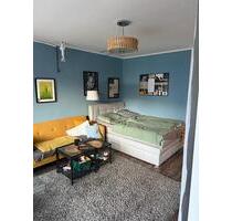 Schönes Zimmer mit Balkon zur Zwischenmiete 1-3 Monate - Hamburg Stellingen