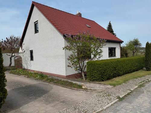 Foto - Einfamilienhaus mit Doppelgarage in bester Lage von Sangerhausen