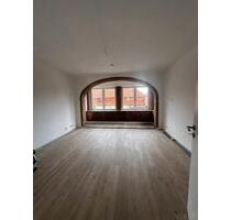 5 Zimmer Wohnung mit Küche, Bad und Balkon - Bienenbüttel