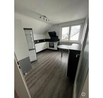 Helle Dachgeschosswohnung im 2. Obergeschoss mit Balkon - Euskirchen