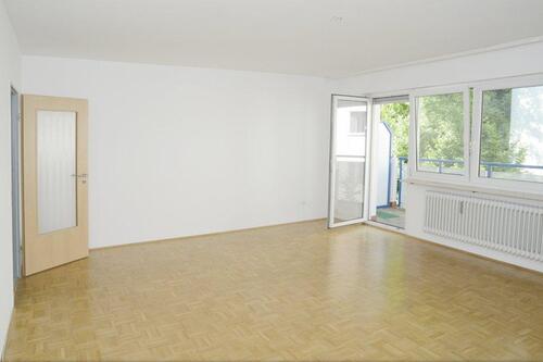 Foto - ** Lichtdurchflutete 3-Zimmer-Wohnung mit attraktivem Südbalkon **