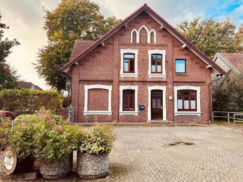 Foto - Großes Haus mit Einliegerwohnung & Carport zur Miete
