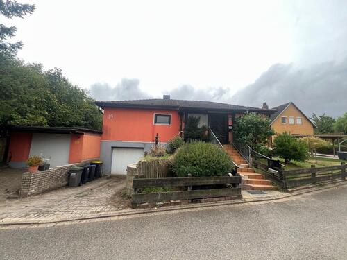 Foto - Winkelbungalow mit 2 Garagen Garten 693m² Keller in Antendorf