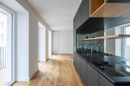 Foto - Idylle im Hofgarten: Studio-Apartment mit Design-Kubus und Balkon