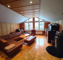 6-Zimmer-Wohnung (OG+DG, 139 m²) mit großem Grundstück - Bad Dürrheim