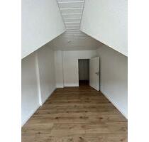 Schöne 4,5 Zimmer Dachgeschosswohnung in ruhiger Seitenstraße - Essen Stadtbezirk III