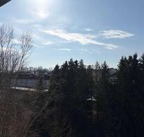 Komplett sanierte 3-Zi-DG-Whg. mit Balkon und Bergblick in ruhiger Lage in Traunstein