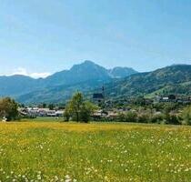 Ein Zweifamilienhaus Haus mit 5000qm Grundstück zu verkaufen - Trostberg