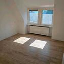 Foto - Frisch sanierte 4 Zimmer Wohnung mit Küche und Bad