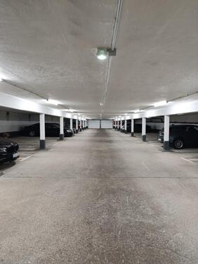 Foto - Parkplatz in Erlangen - 50,00 EUR Miete,