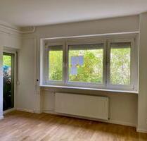 2,5-Zimmer-Wohnung mit Tageslichtduschbad und Balkon - Frankfurt am Main Eschersheim