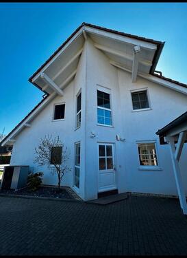 Foto - Bezugsfertiges Einfamilienhaus mit Wärmepumpe und Pool