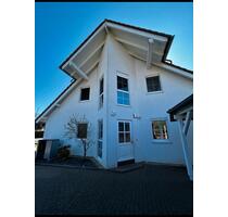 Bezugsfertiges Einfamilienhaus mit Wärmepumpe und Pool - Wilkau-Haßlau