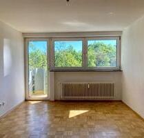 Teilsanierte 3-Zimmer-Wohnung mit Tageslichtbad und Balkon - Kronberg im Taunus