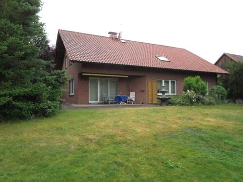 Foto - Grosszügiges Einfamilienhaus mit Blick ins Grüne