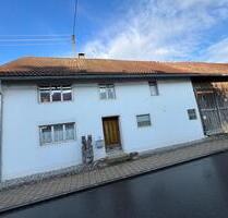 Bauernhof Innerorts mit großem Grund - Waal