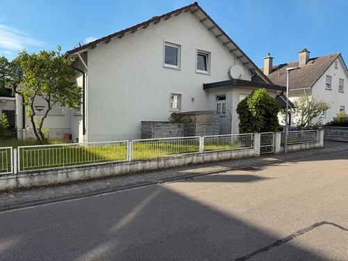 Foto - Gepflegtes Einfamilienhaus mit großem Grundstück in Bischweier