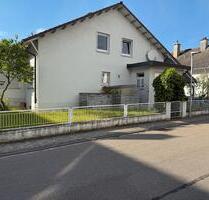 Gepflegtes Einfamilienhaus mit großem Grundstück in Bischweier - Rastatt