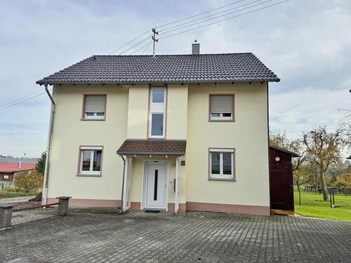 Foto - 3,5-Zi.Obergeschosswohnung mit Einbauküche, Balkon & Weitsicht