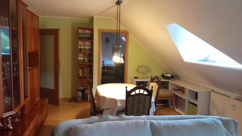 Foto - Ruhig gelegene, hell und geräumige Dachgeschosswohnung