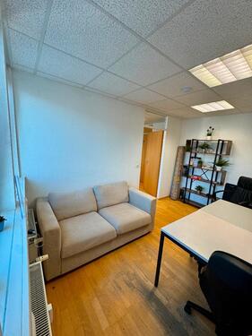 Foto - Zentrales Büro mit Lagerfläche, 247 Zugang & Kaffee-Flat