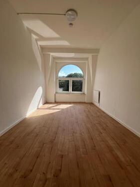Foto - 4-Zimmer-Mietwohnung – frisch renoviert im Dachgeschoss