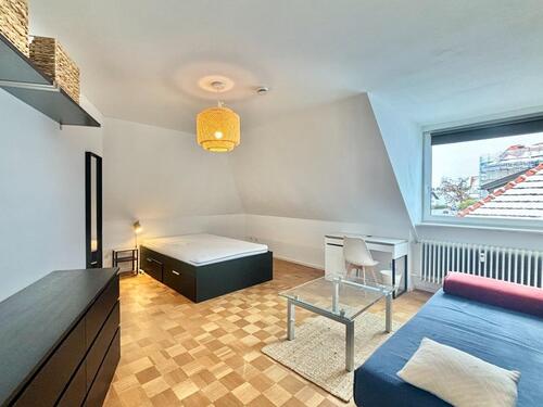 Foto - Zimmer frei in moderner, voll möblierter 160 qm großer 5-er WG