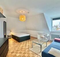 Zimmer frei in moderner, voll möblierter 160 qm großer 5-er WG - Inning am Ammersee