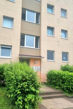 Foto - Sanierte 3-Zimmer-Erdgeschoss-Wohnung mit Garage, sofort frei