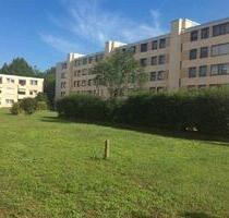Lichtdurchflutetes teilrenoviertes 2-Zimmer-Zuhause mit Balkon & - Nürnberg Buchenbühl