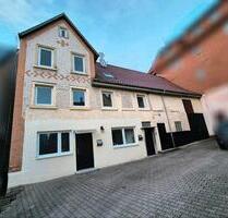 Haus mit Zwei Wohnungen, WerkstattGarage und Hof - Hechingen