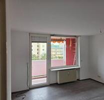 Modernisierte 3-Zimmer-Wohnung mit Balko, Aufzug & Innenpool - Stein