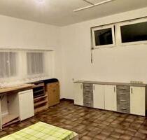 Helle 1-Zimmer Wohnung mit Küchenzeile in Höhn