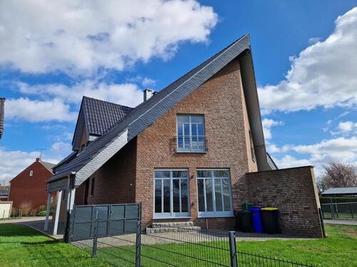 Foto - 6 Zimmer Doppelhaushälfte zur Miete in Erkelenz