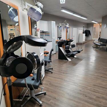 Foto - Friseursalon - 700,00&nbsp;EUR Kaltmiete, ca.&nbsp; 100,00&nbsp;m&sup2;