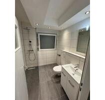 2 Zimmer Wohnung 60m2 mit Balkon, Keller und Küche Gropius - Berlin Neukölln