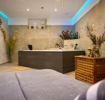 Wellnessparadies Whirlpool + Sauna entspannt nur für 2 genießen - Elsdorf