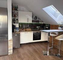 Helle, vollmöblierte DG-Wohnung in zentraler, ruhiger Lage von WI - Wiesbaden Südost