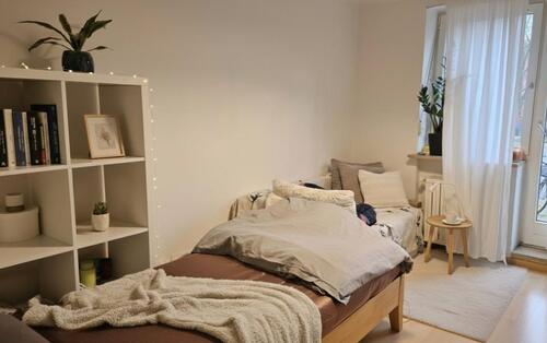 Foto - Großes, voll möbliertes Zimmer in WG in Martinsried