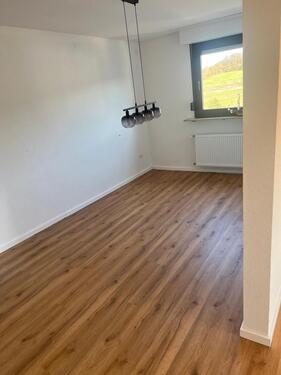 Foto - Helle Dachgeschosswohnung in Kettig ab sofort!