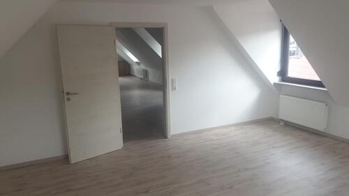 Foto - 1 Zimmer Dachgeschoßwohnung zur Miete in Kleinkahl