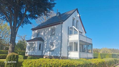 Foto - Modernisiertes Einfamilienhaus mit großem Grundstück